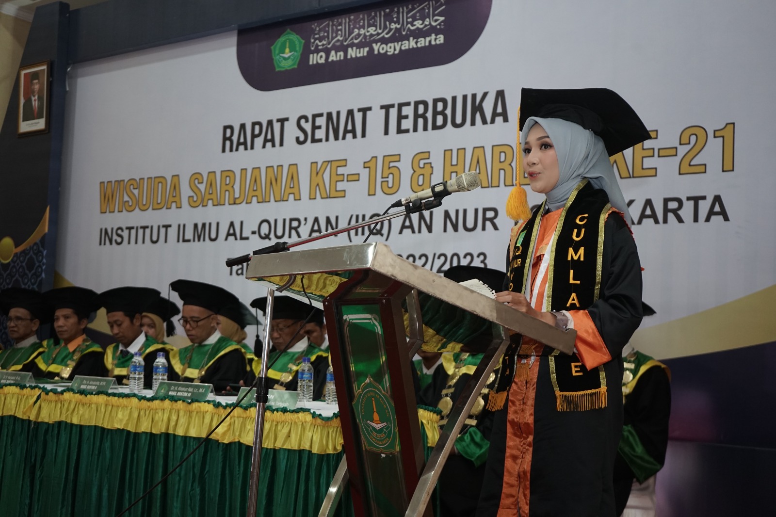 Wisuda Ke-15 IIQ An Nur 20 di Antaranya Hafiz/zah