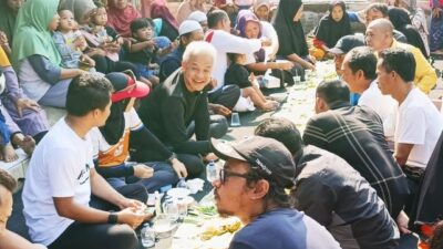 Ganjar Sarapan Pagi Bersama Warga Usai Olahraga