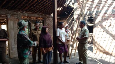 Kebakaran di Bejiharjo, Panewu Karangmojo Kunjungi Rumah Korban